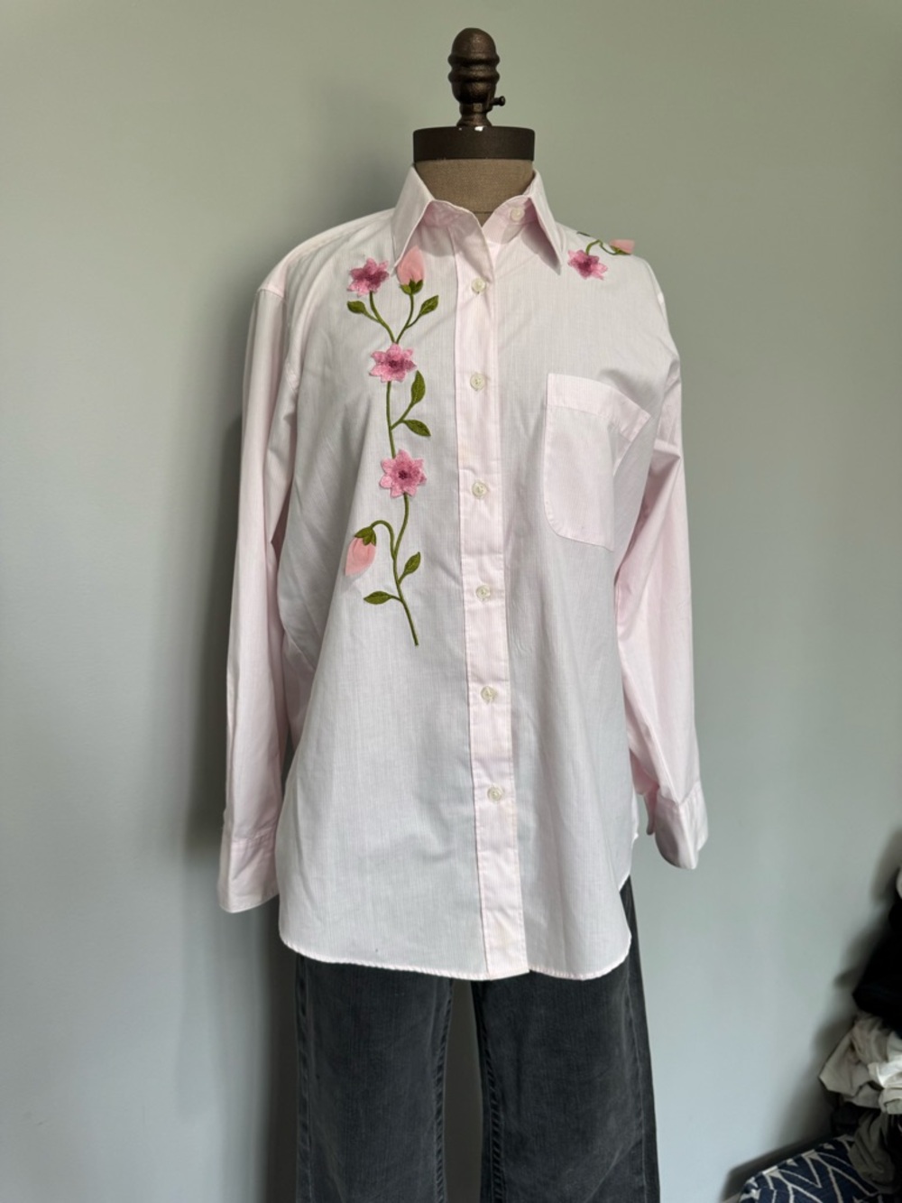 Las Olas Pink pin stripe Floral Embroidered Button-Up Shirt size S
